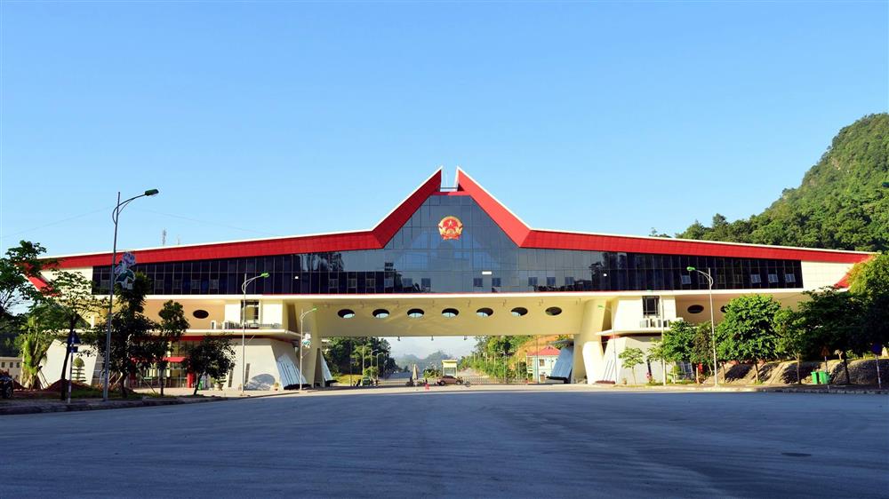 cửa khẩu Quốc tế Hữu Nghị đóng vai trò quan trọng trong chủ trương xây dựng "hai hành lang, một vành đai kinh tế" 